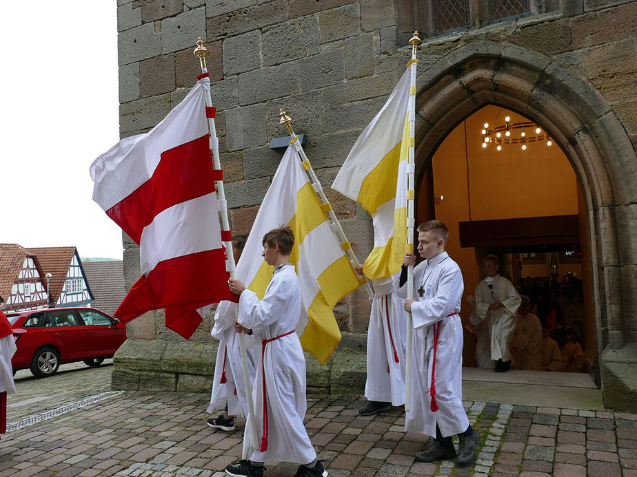 Feier der 1. Heiligen Kommunion in Sankt Crescentius (Foto: Karl-Franz Thiede)